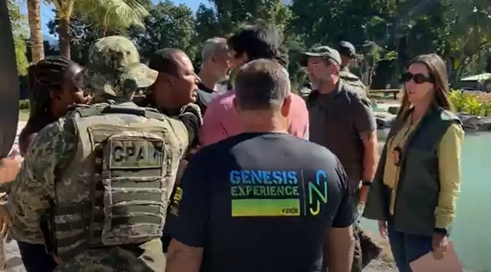 Neymar faz lago artificial em sua mansão desmatando e desviando rio
