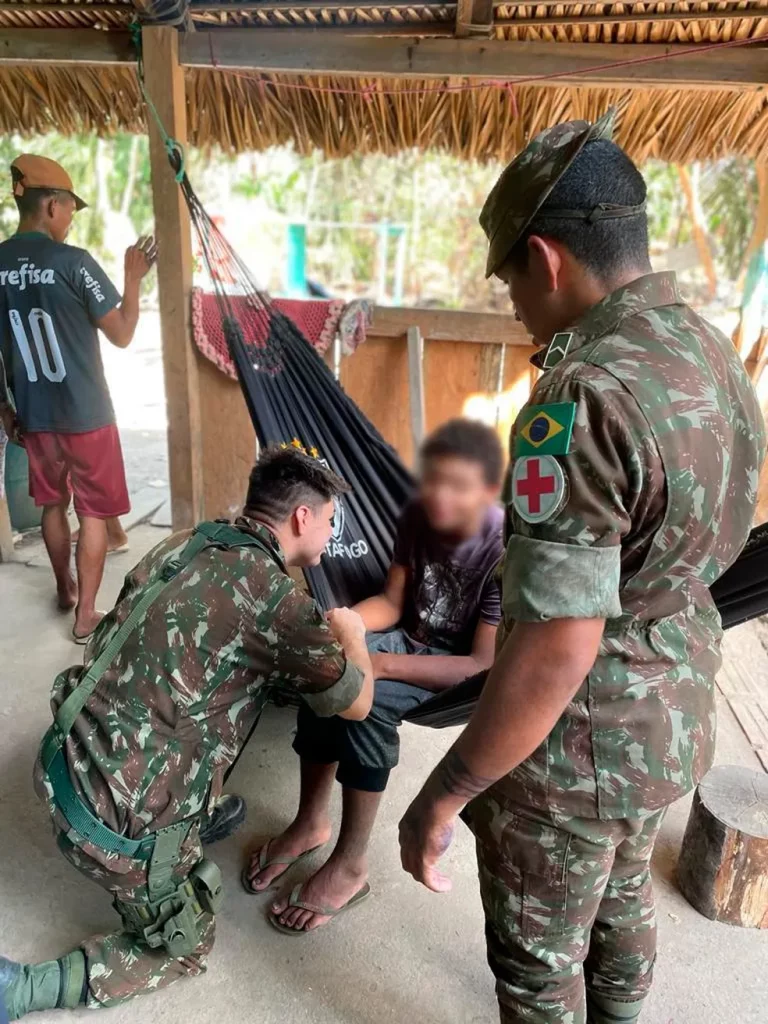 Jovem indígena é resgatado pelo Exército após 13 dias desaparecido em mata fechada