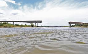 Balsa contratada pelo DNIT começa a operar dois meses após queda de ponte do Estreito